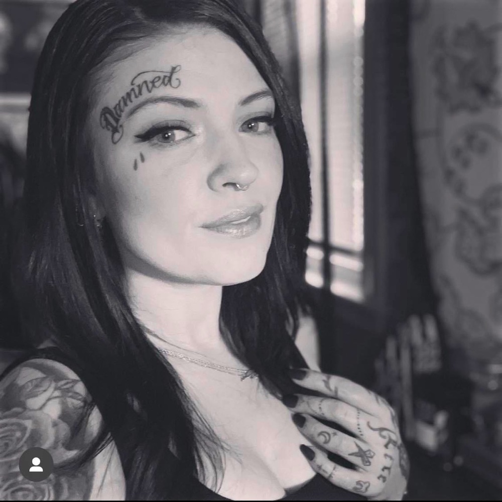 Meet your Posher, Olivia